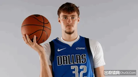 申花球员朱辰杰赛场头部受伤，官方披露具体伤情与球队近况